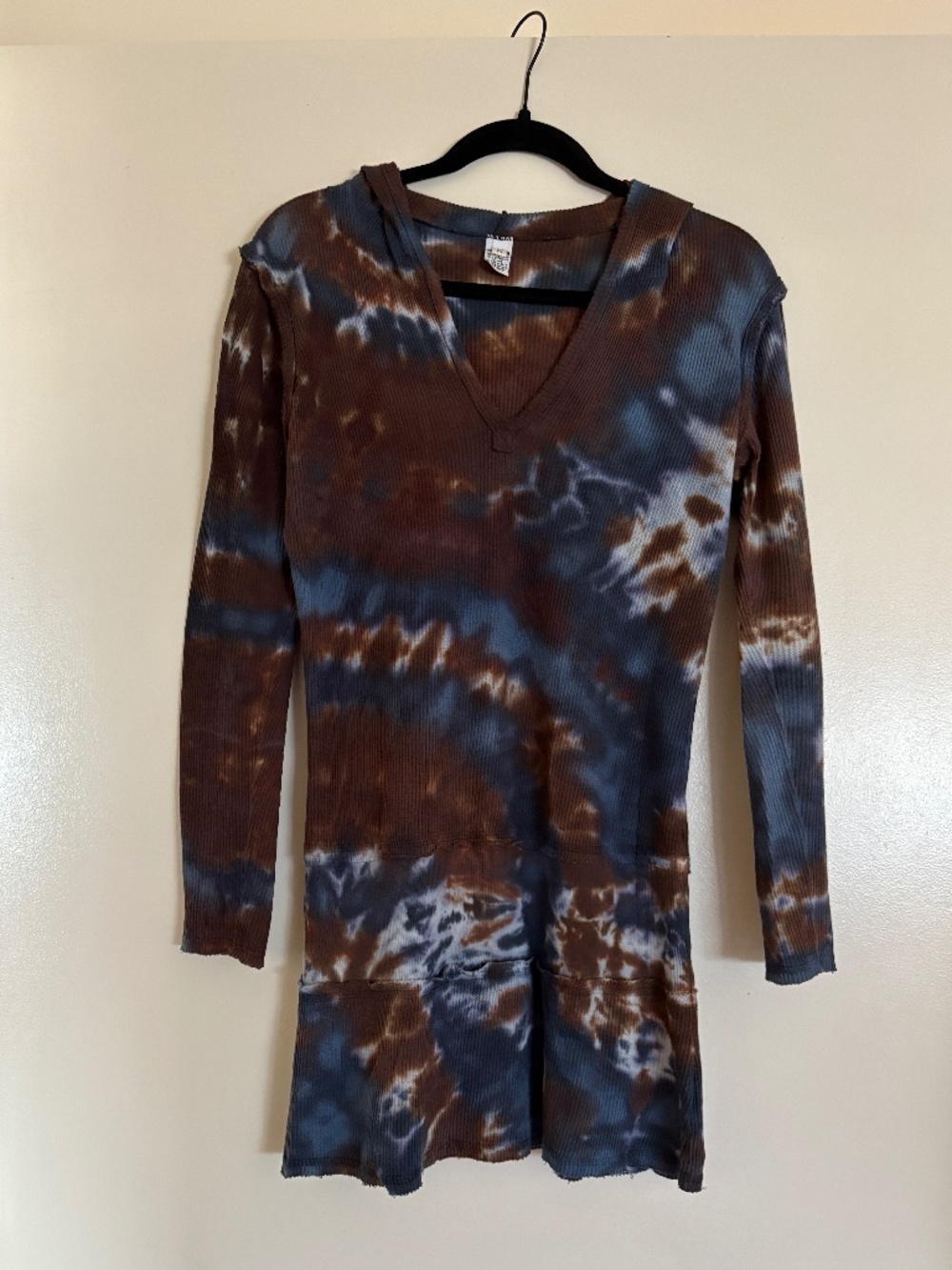 Free People L/S Long Thermal Shirt. Col: Gray/Blue/Brn/Wht Tie Dye Size: M